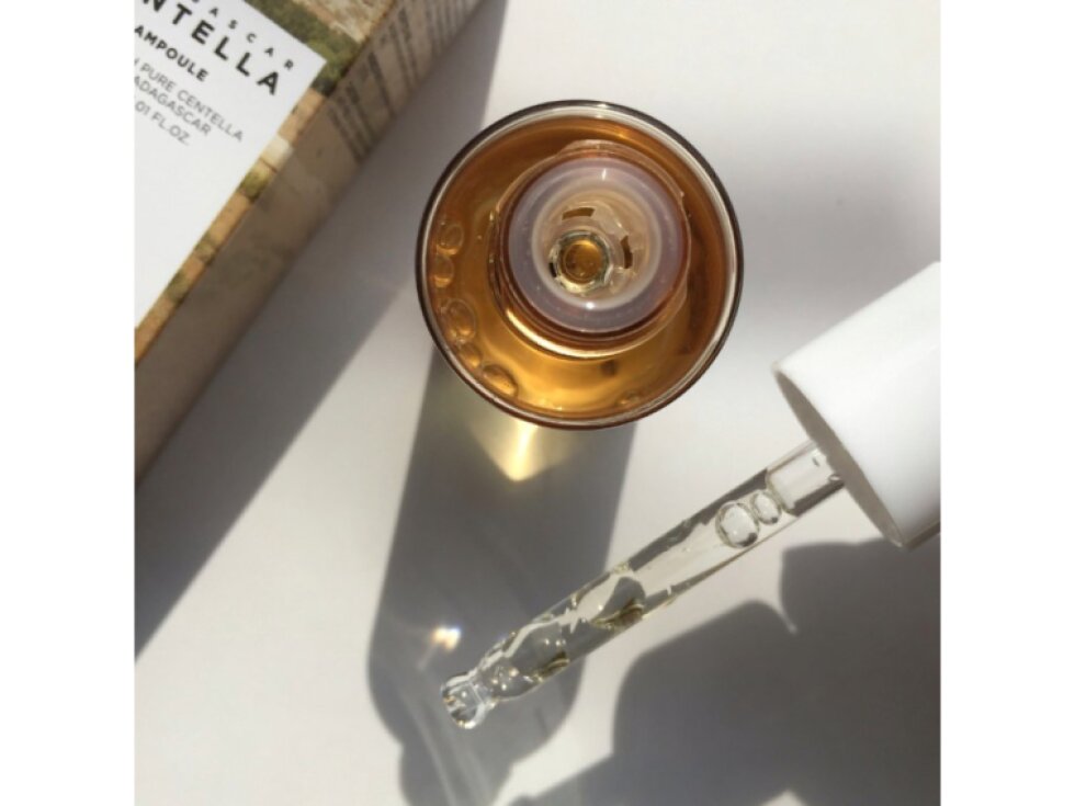 SKIN1004 - MADAGASCAR CENTELLA AMPOULE - Minimalistická zklidňující ampule s vysokým obsahem Centella Asiatica 100 ml