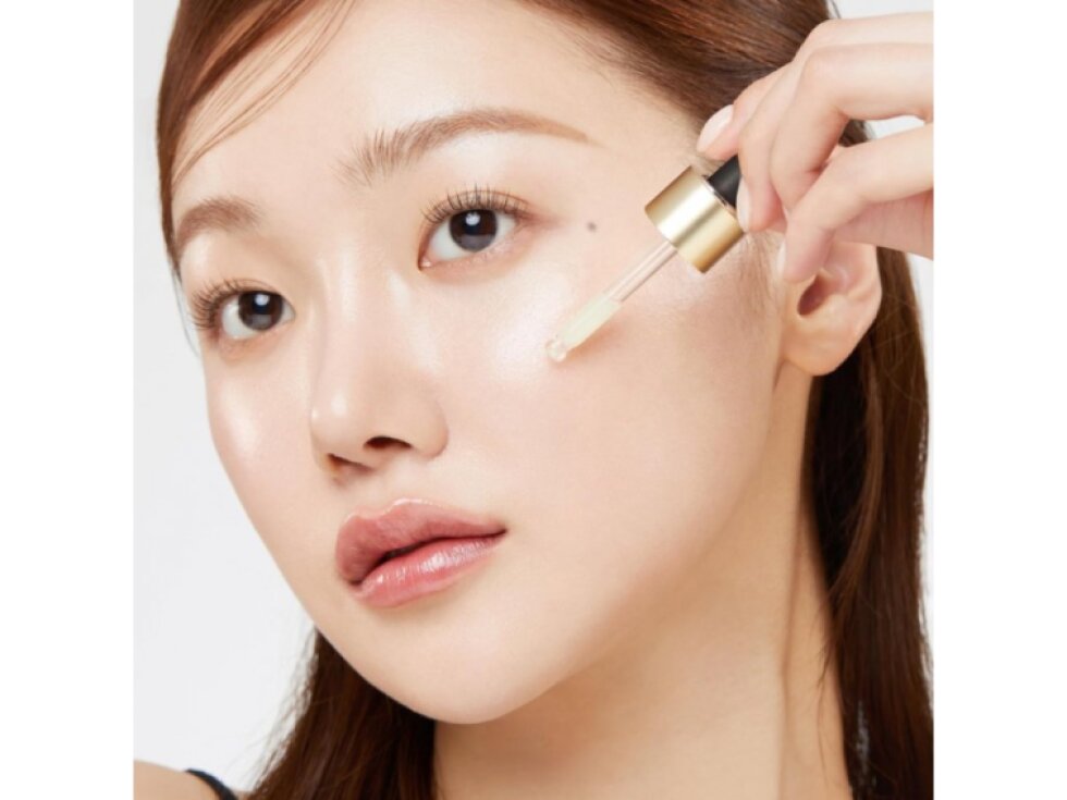 MEDICUBE - AGE-R VITA C PRO AMPOULE - Intenzivní rozjasňující sérum s vitamínem C a antioxidanty 20 ml