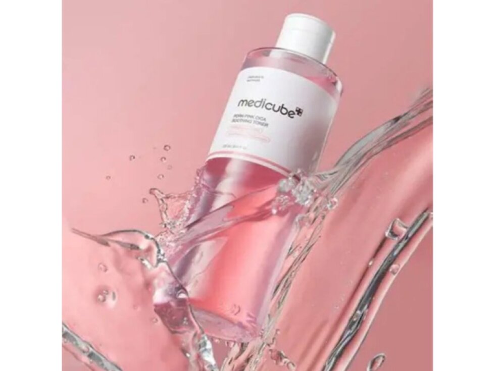 MEDICUBE - PDRN PINK CICA SOOTHING TONER - Zklidňující a regenerační toner s PDRN a CICA 250 ml