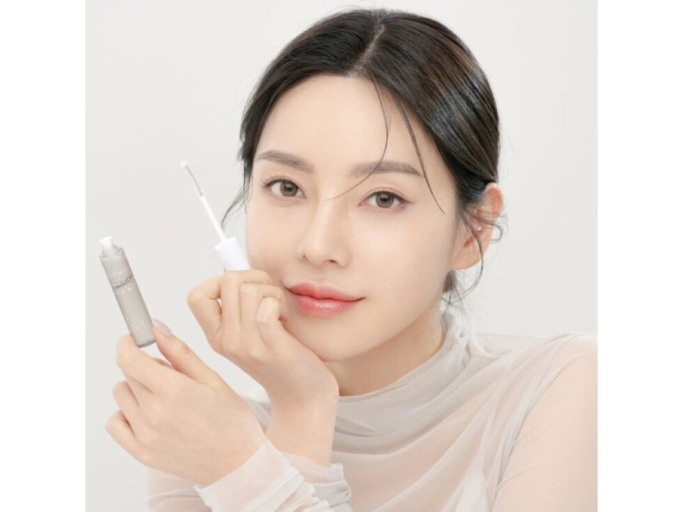 B.O.M. - WONDER EYELASH SERUM - Vyživující a prodlužující sérum na řasy 8 g