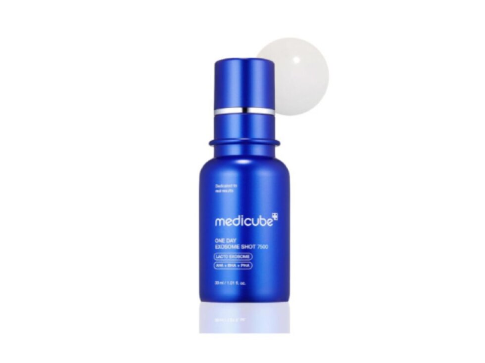 MEDICUBE - ONE DAY EXOSOME SHOT PORE AMPOULE 2000 MILD - Jemná exfoliační ampule pro čištění pórů a hladší pleť 30 ml