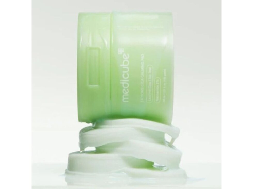 MEDICUBE - EXOSOME CICA CALMING PAD - Zklidňující tonerové polštářky s exosomy, CICA a tea tree 70 ks