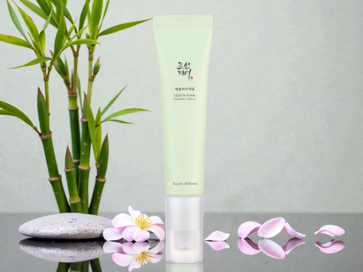 BEAUTY OF JOSEON - LIGHT ON SERUM CENTELLA + VITA C - Rozjasňující a zklidňující sérum s vitaminem C a centellou pro sjednocený tón pleti 30 ml