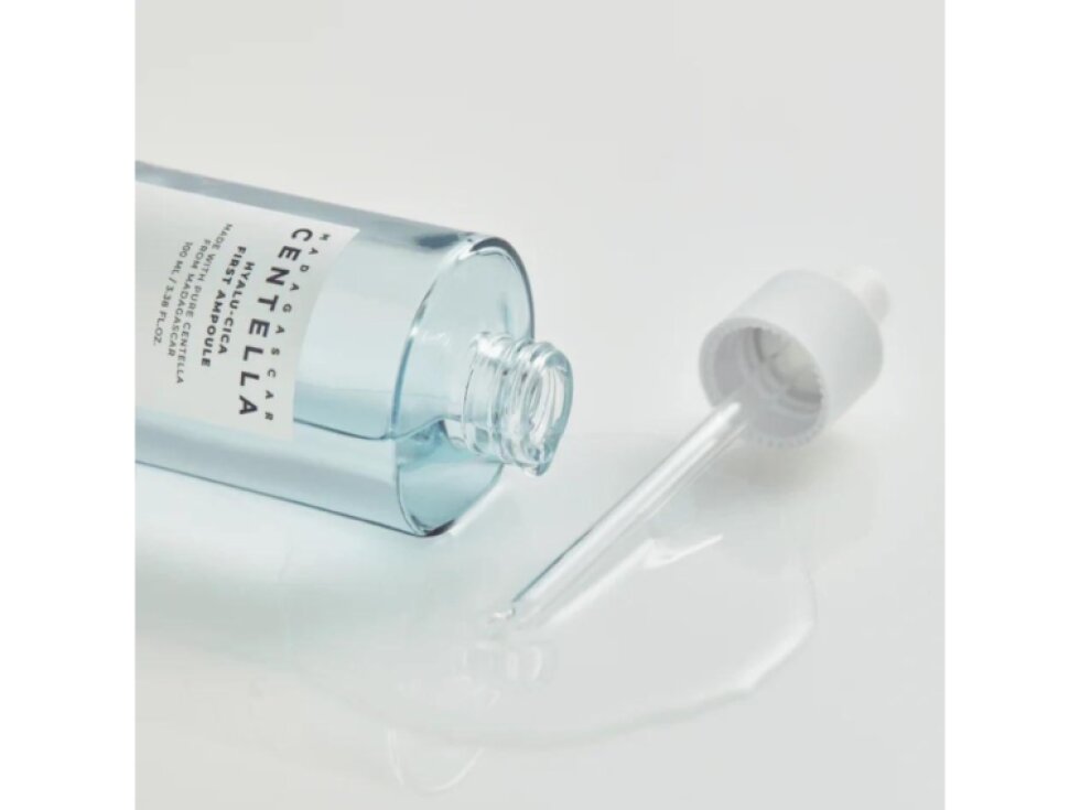 SKIN1004 - MADAGASCAR CENTELLA HYALU-CICA FIRST AMPOULE - První zklidňující ampule s extrémně vysokým obsahem Centella Asiatica pro obnovu a hydrataci pleti 100 ml