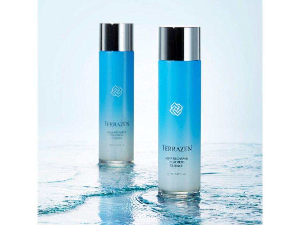 TERRAZEN - AQUA RECHARGE VOLUME ESSENCE HYDROBOOSTER TONER - Hydratační pleťový toner s esencí pro okamžitou hydrataci a posílení pleti 150 ml