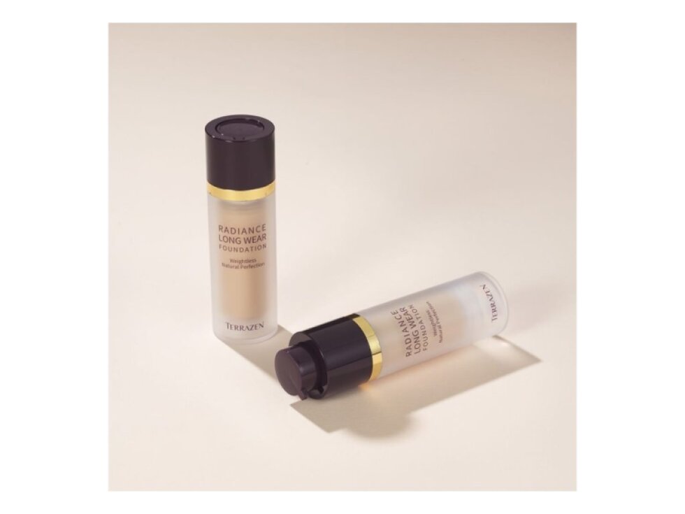 TERRAZEN - RADIANCE LONG WEAR FOUNDATION - Sametový dlouhotrvající protivráskový make-up s anti-aging složkami - Odstín 21 Light Beige 30 ml