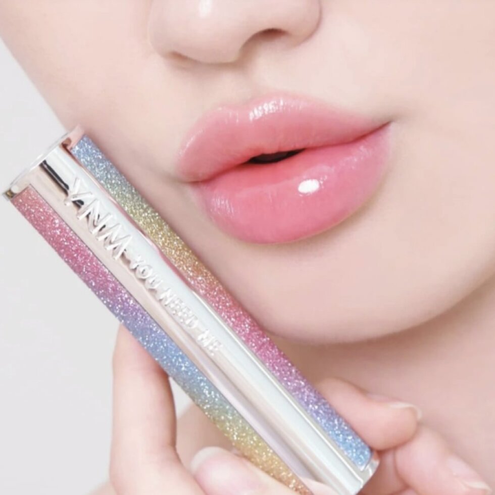 YNM - Rainbow Honey Lip Balm - Vyživující balzám na rty s medem a přizpůsobivým odstínem 3 g