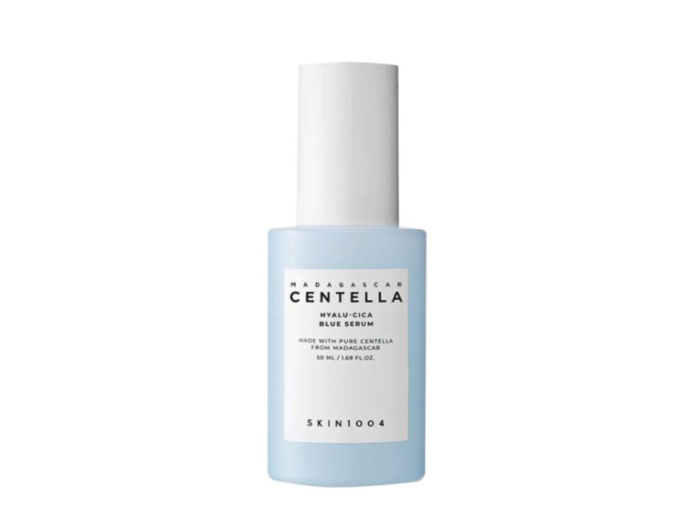 SKIN1004 - MADAGASCAR CENTELLA HYALU-CICA BLUE SERUM - Intenzivně hydratační a zklidňující sérum pro oslabenou a dehydratovanou pleť 50 ml