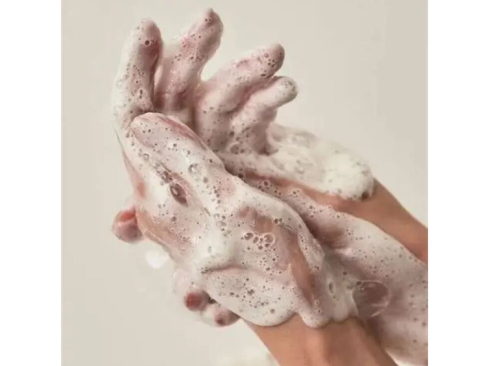 ANUA - HEARTLEAF SUCCINIC MOISTURE CLEANSING FOAM - Čisticí pěna s pH 5,6 pro ochranu kožní bariéry 150 ml