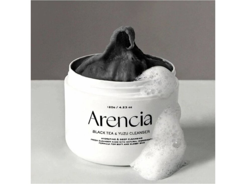 ARENCIA - BLACK TEA & YUZU RICE MOCHI CLEANSER - Výživný čistící gel s černým čajem, yuzu a rýžovými zrnky 120 g