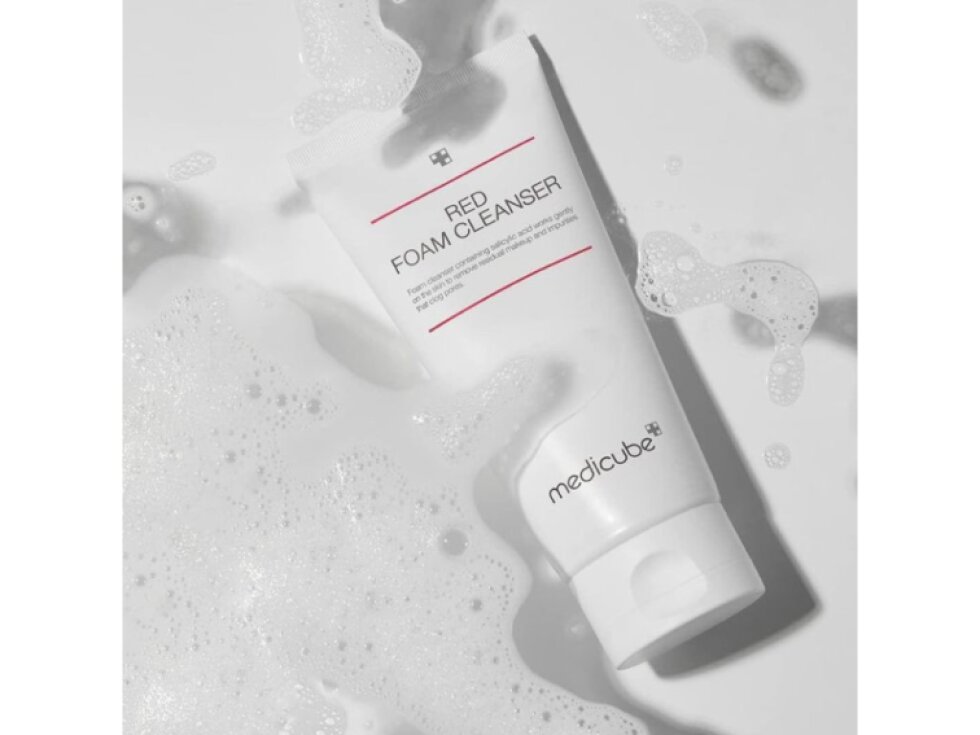 MEDICUBE - RED FOAM CLEANSER - Čisticí pěna pro problematickou a citlivou pleť 120 ml