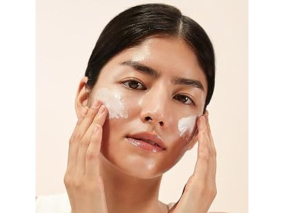 BIODANCE - SKIN-GLOW ESSENCE CREAM - Rozjasňující hydratační krém s ceramidy, probiotiky a kyselinou hyaluronovou 50 ml