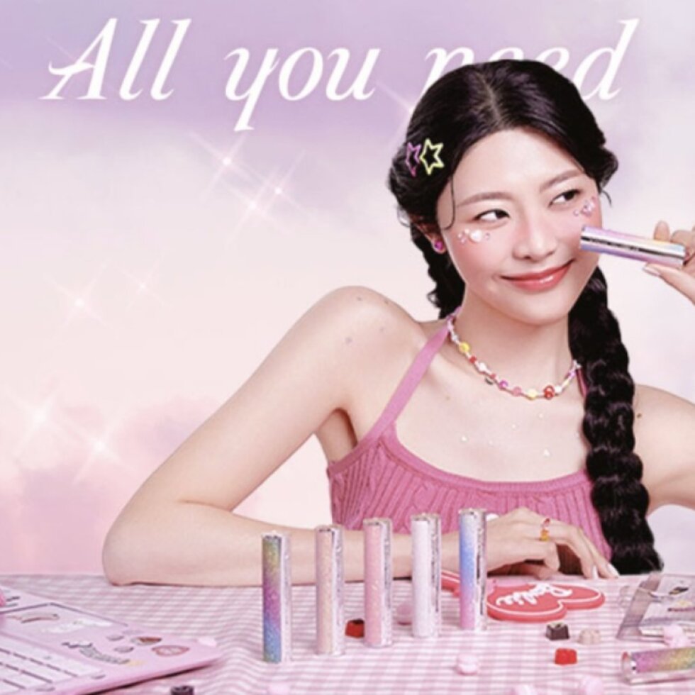YNM - Unicorn Honey Lip Balm - Vyživující balzám na rty s medem a jemným červeným tónem 3 g