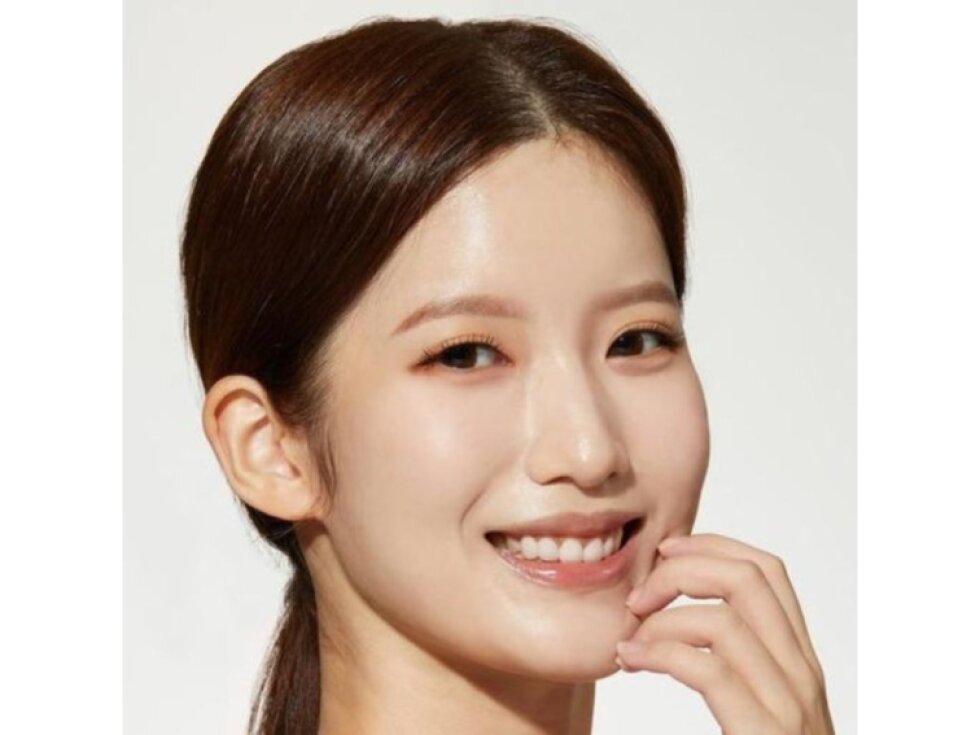 MEDICUBE - DEEP LIFTING PEPTIDE EYECREAM - Oční krém s peptidovým komplexem proti vráskám a kruhům pod očima 30 ml