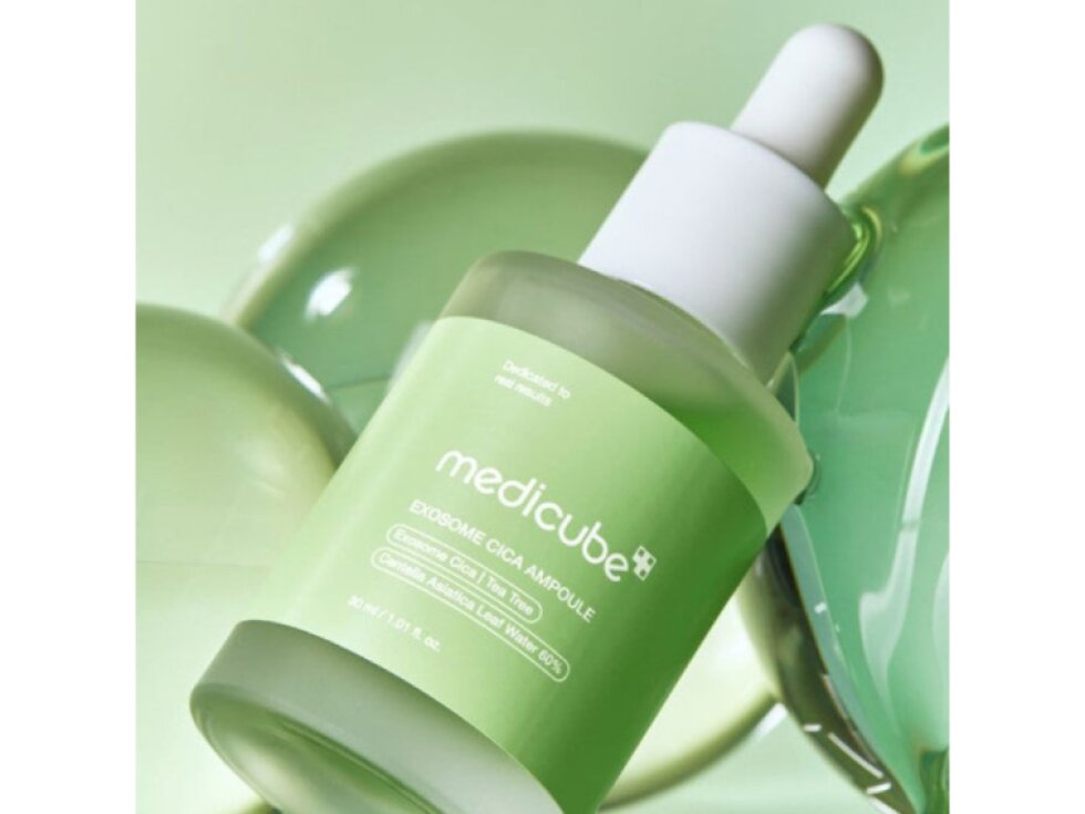 MEDICUBE - EXOSOME CICA SERUM - Zklidňující regenerační sérum s exosomy, CICA a tea tree 30 ml