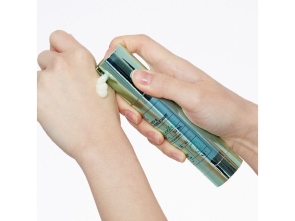 VT - RETI-A REEDLE SHOT 100 - Noční sérum s retinolem, bakuchiolem a technologií mikrojehliček 50 ml