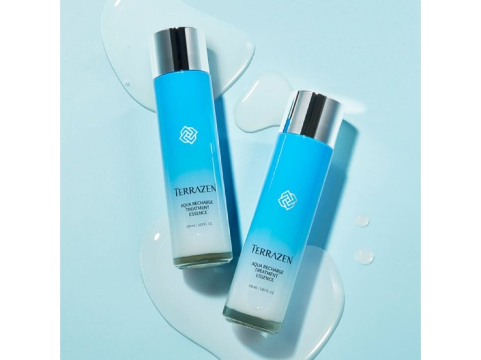 TERRAZEN - AQUA RECHARGE VOLUME ESSENCE HYDROBOOSTER TONER - Hydratační pleťový toner s esencí pro okamžitou hydrataci a posílení pleti 150 ml
