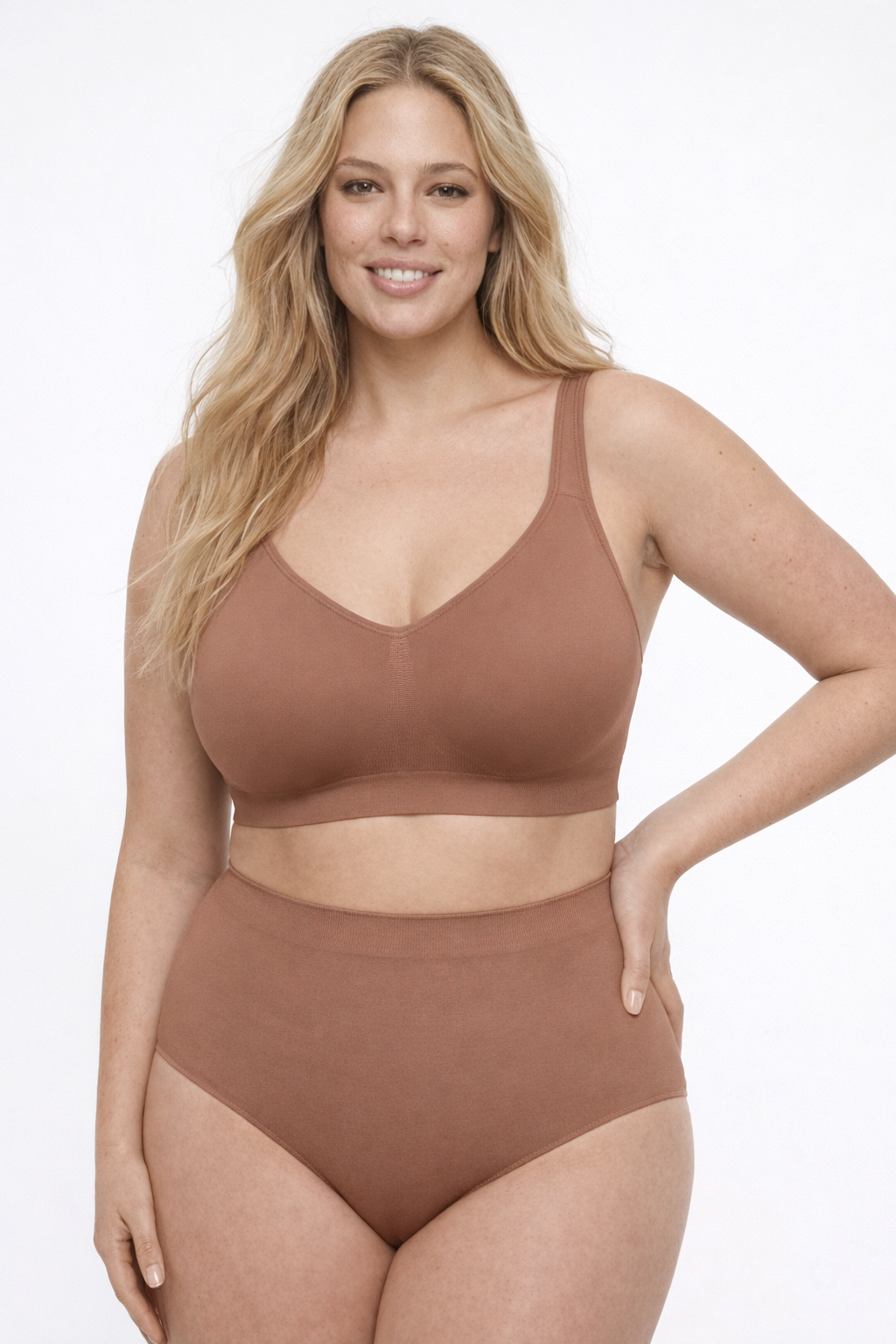 Bezšvová tvarujúca podprsenka bez kostíc so širokými ramienkami, SVETLOHNEDÁ