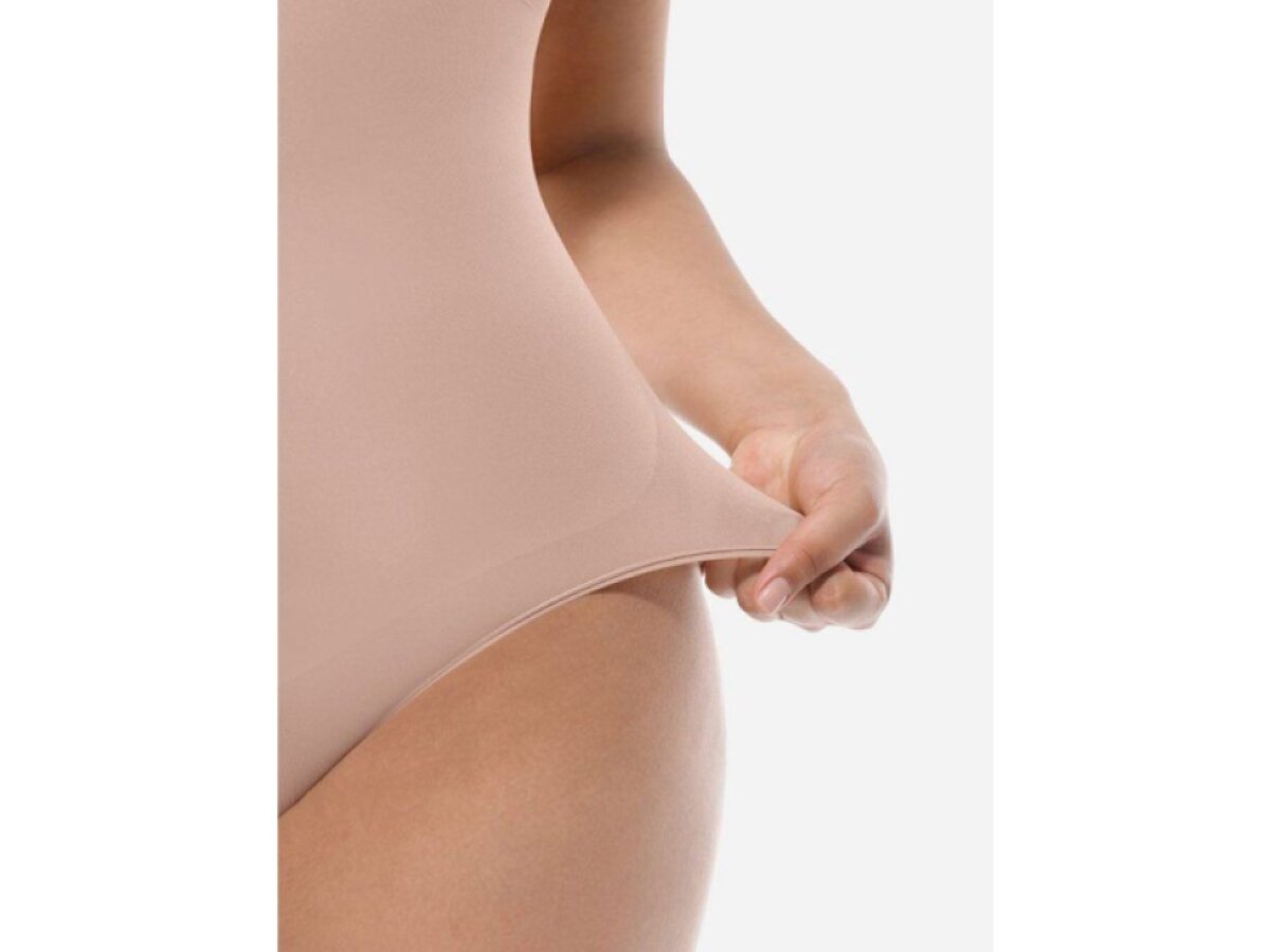Tvarujúce body na ramienka s klasickým nohavičkovým strihom, NUDE