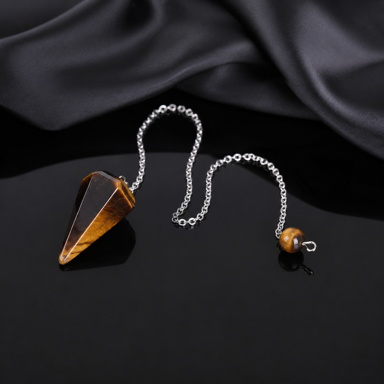 Kyvadlo velké - Tygří oko: Elegance a síla