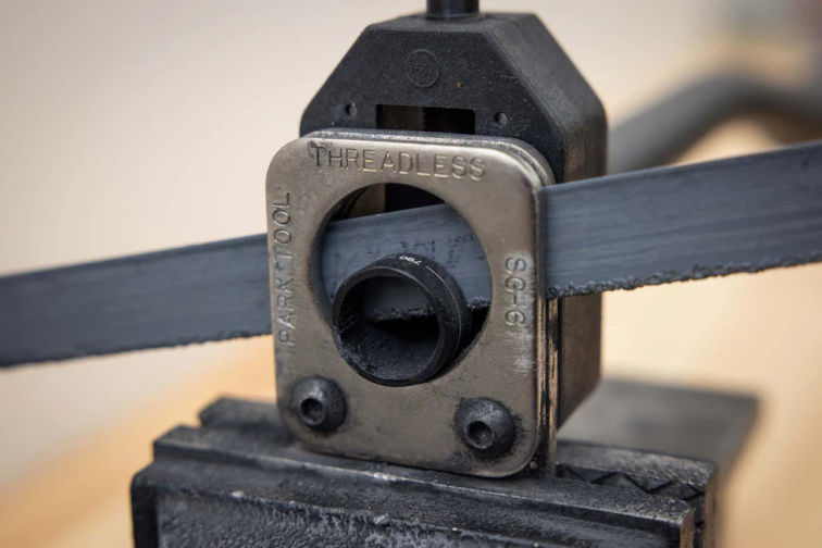 Pokyny k řezání karbonových řídítek OneUp