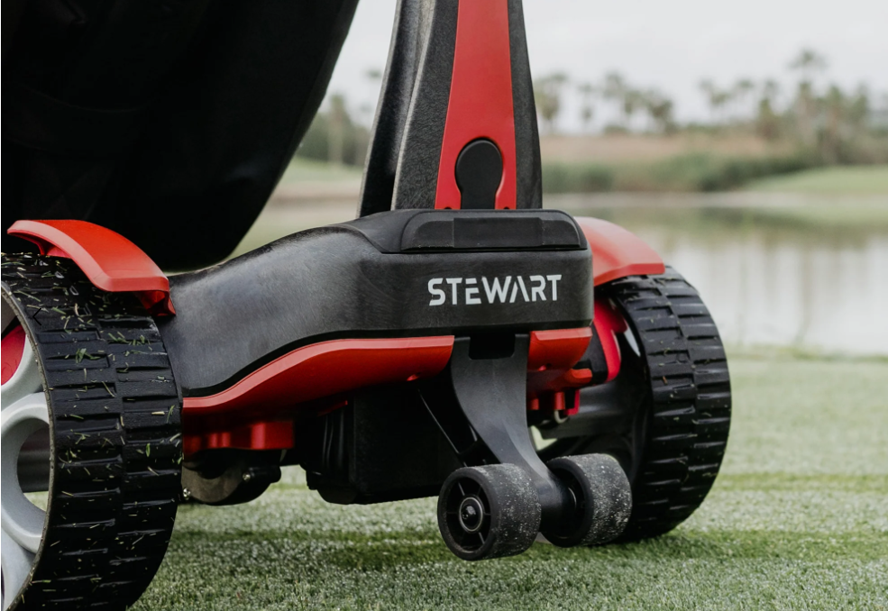 Stewart Golf Q Follow 2025: Nejchytřejší a nejkompaktnější vozík pro moderní golfisty