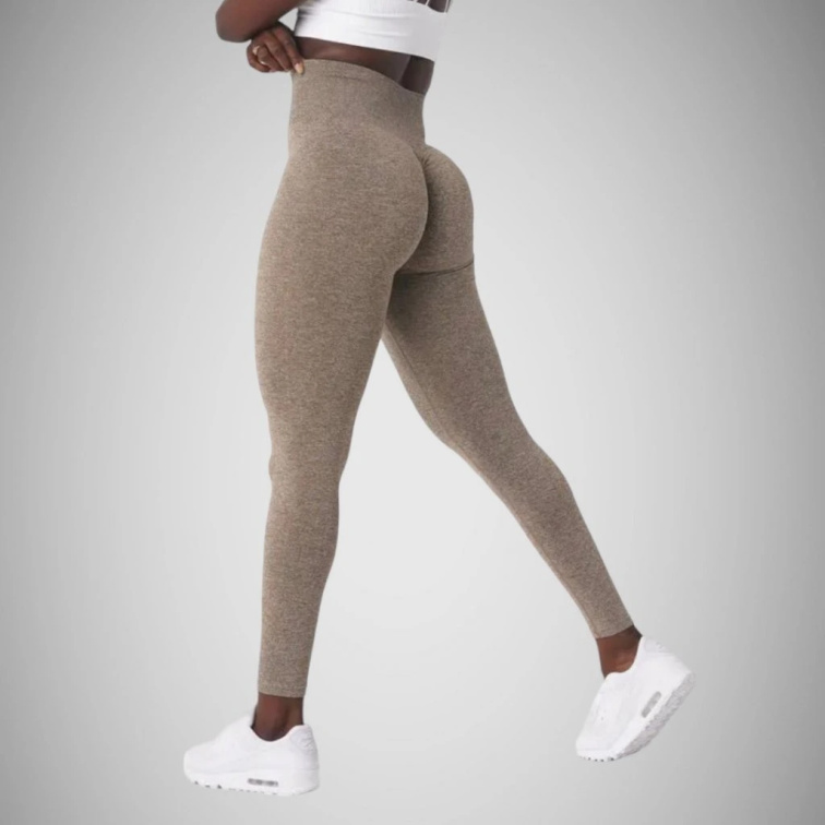 Sú legíny vhodné na dlhé cestovanie? Výhody a nevýhody (legíny na cestovanie, cestovné oblečenie pohodlné, legíny do lietadla)