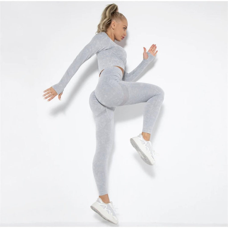 Čo nosiť do fitka: kompletný outfit pre ženy kľúčové slová: outfit do fitka, ženské športové oblečenie, fitko look