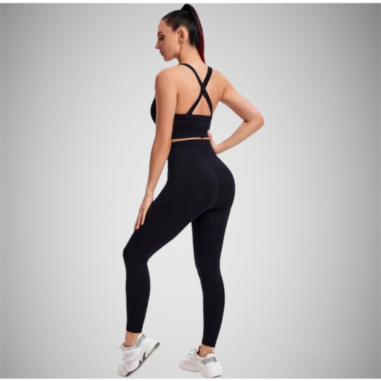Čo nosiť do fitka: kompletný outfit pre ženy kľúčové slová: outfit do fitka, ženské športové oblečenie, fitko look