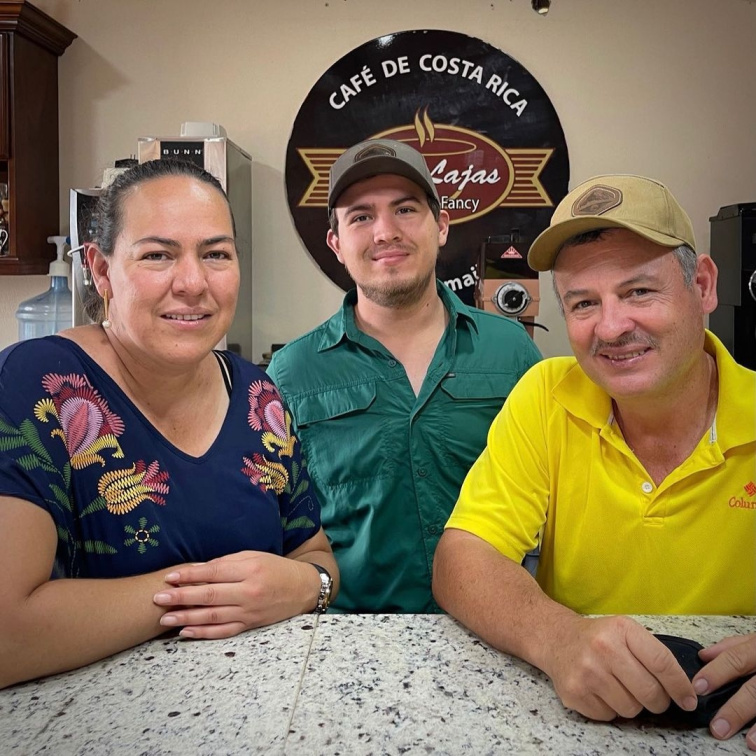 FEELS LIKE CHRISTMAS - Costa Rica Omni