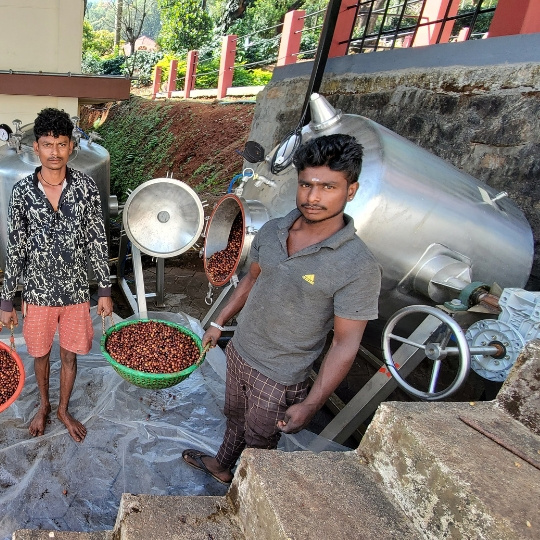 🇮🇳 INDIE: kafe z monzunů, koření a starejch plantáží