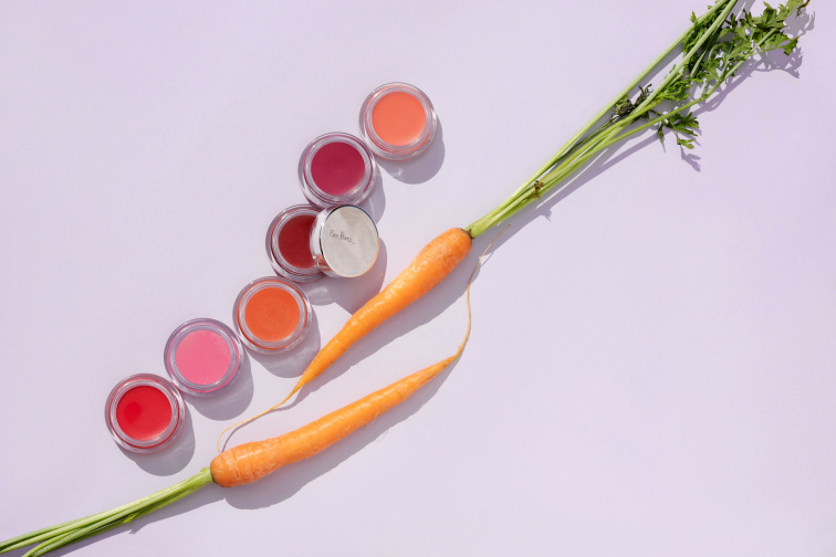 Mrkvové multilíčidlo v kelímku