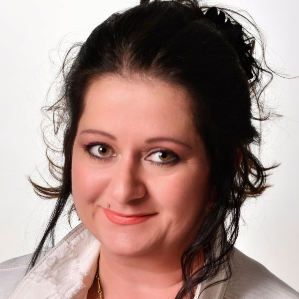 Rtěnka Universal Nude