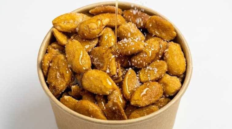 Mandle v medu a soli