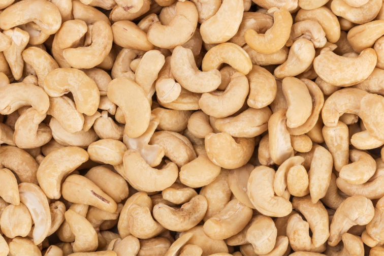 NUTSMAN Kešu půlky Natural