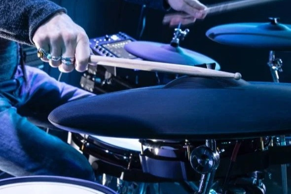 Alesis Strata Club - Elektrické bicie nástroje