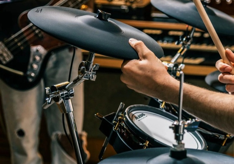 Alesis Strata Club - Elektrické bicie nástroje