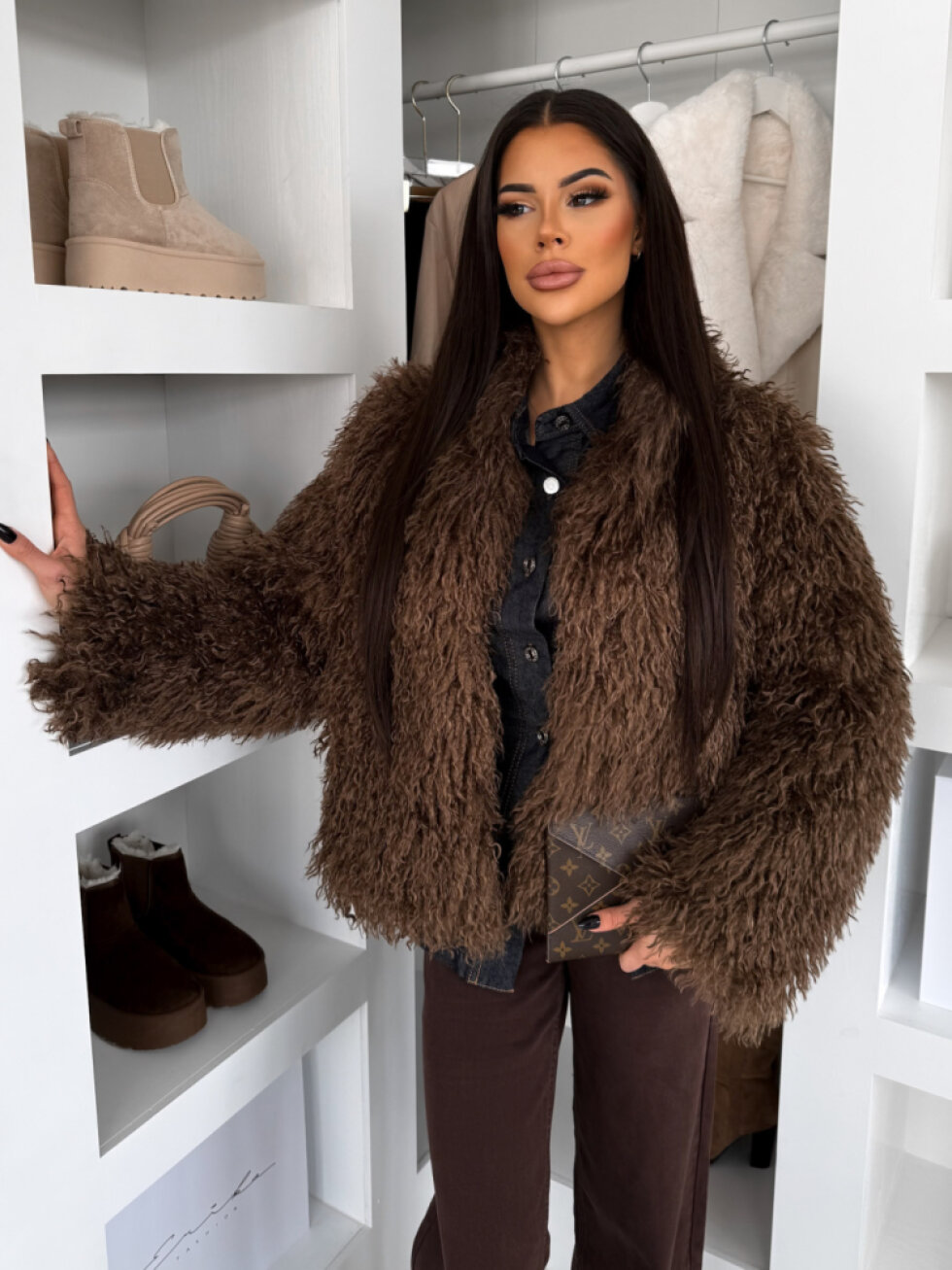 Tmavě hnědý faux fur kožešinový kabátek ROCHE
