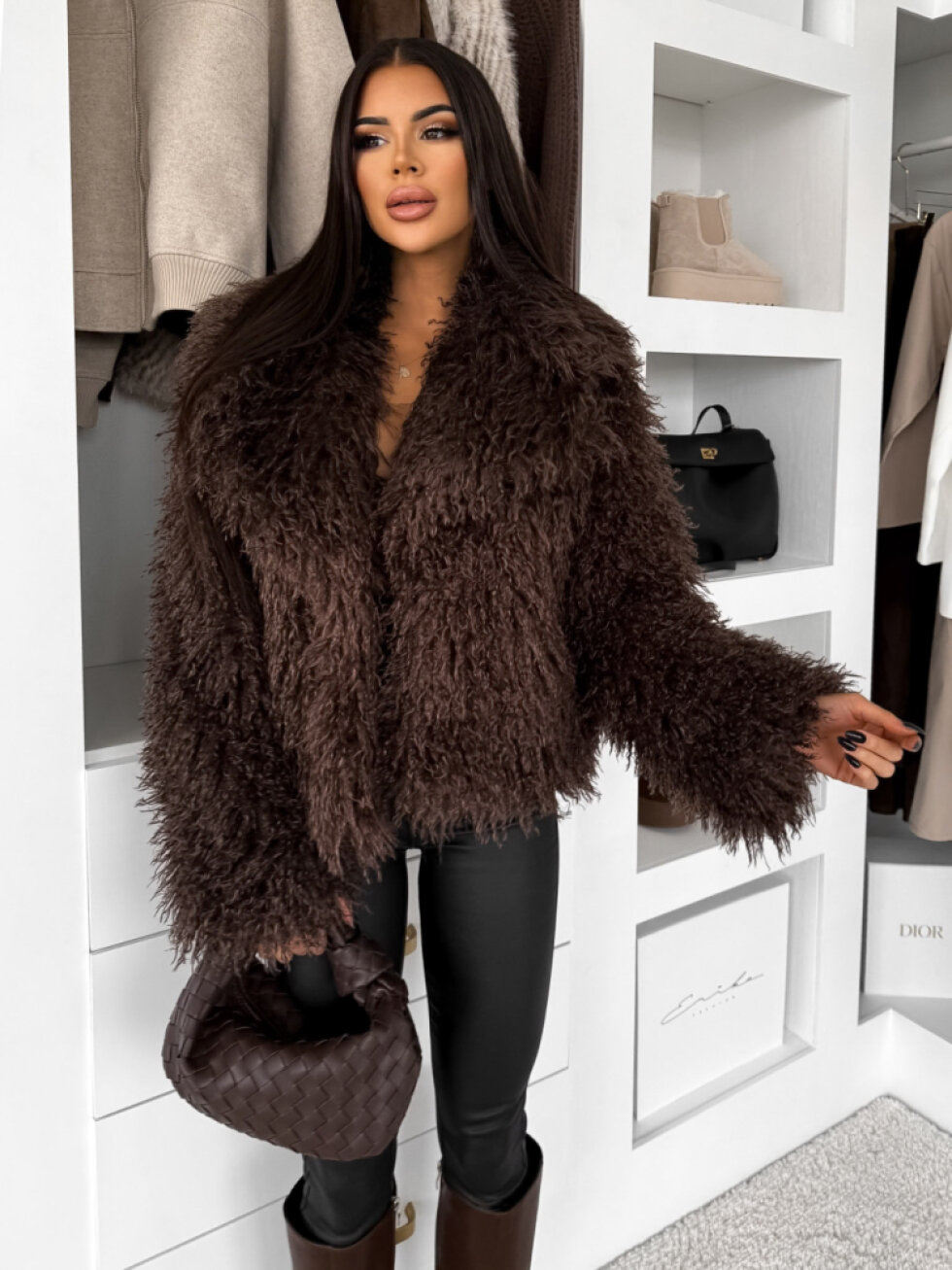 Tmavě hnědý kožešinový vlnitý faux fur kabátek FURLA