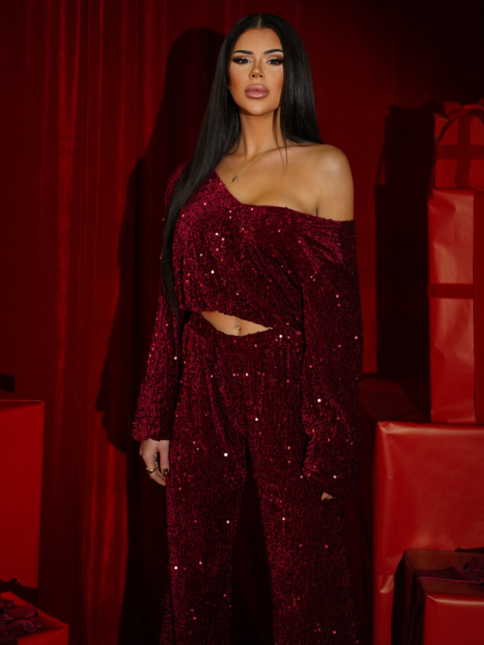 Vínový flitrovaný kalhotový třpytivý komplet BEMARI