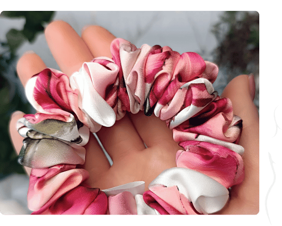 Střední scrunchie gumička - Máky v západu slunce