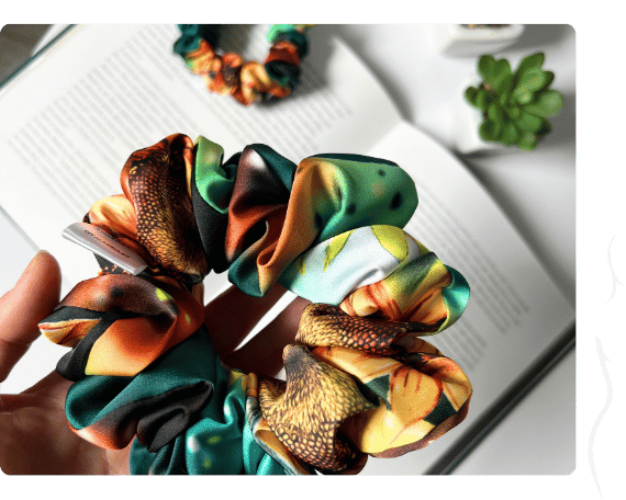 Úzká scrunchie gumička - Magická slunečnice