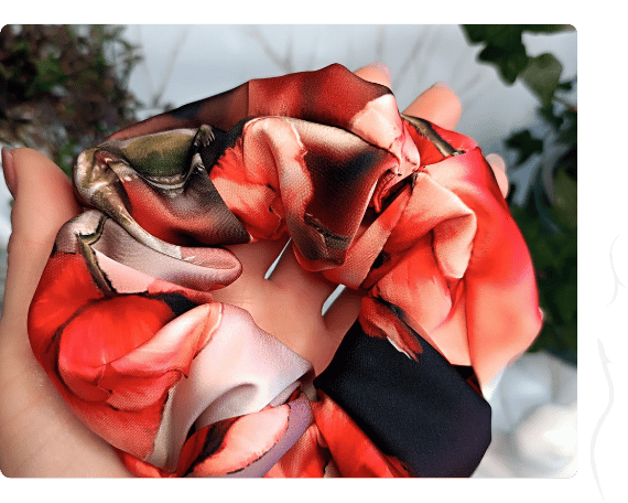Bohatá scrunchie gumička - Máky za noci