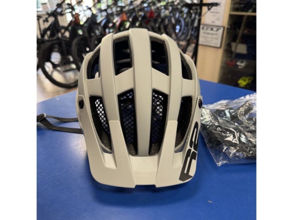 Helma R2 Cross lesklá/matná písková,černá