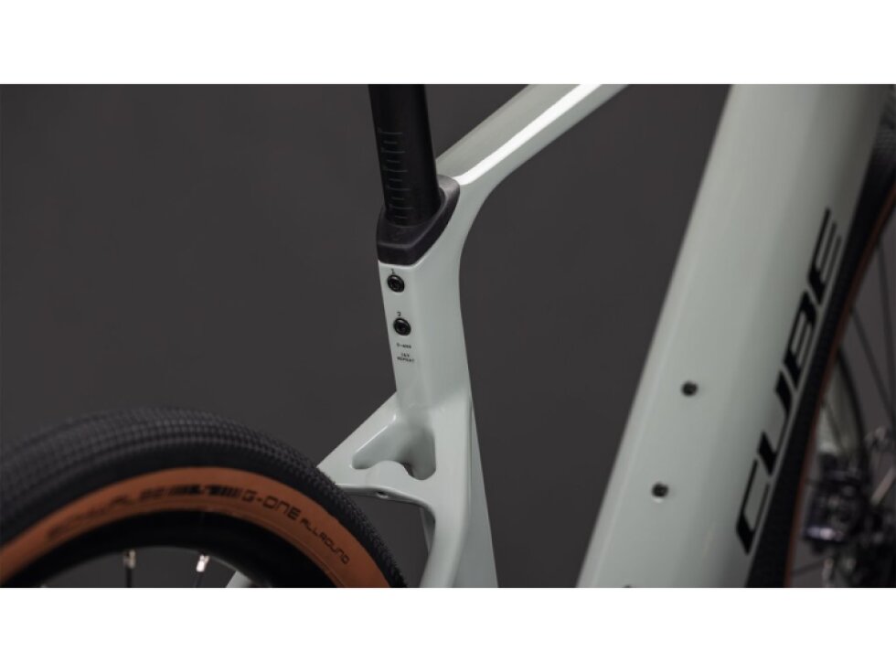 Elektrokolo Cube Nuroad Hybrid C:62 Race 400X reed