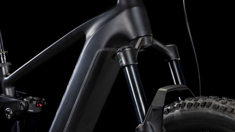 CUBE Stereo Hybrid ONE77 HPC AT 800