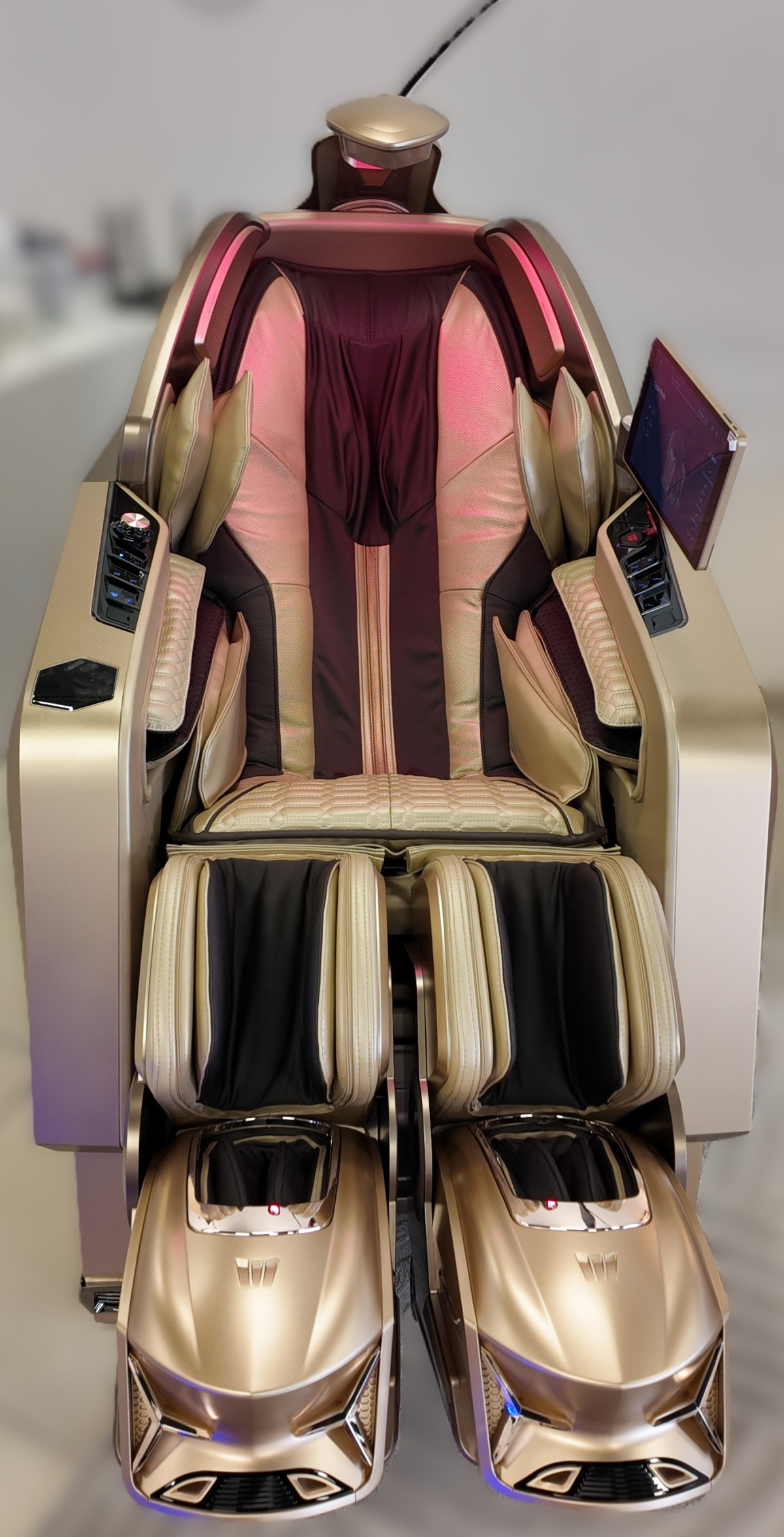 Masážne kreslo BODYFRIEND QUANTUM Beauty Capsule má navrch nad kreslami Irest