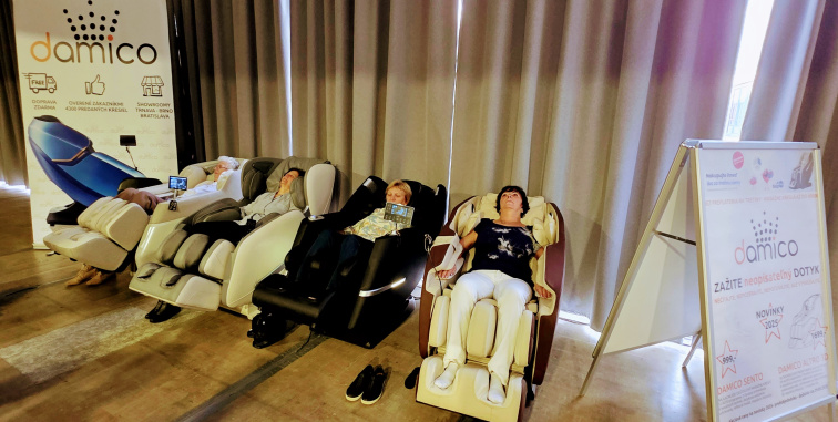 Masážne kreslo pre seniorov ako ideálny darček, aj do zariadenia pre seniorov