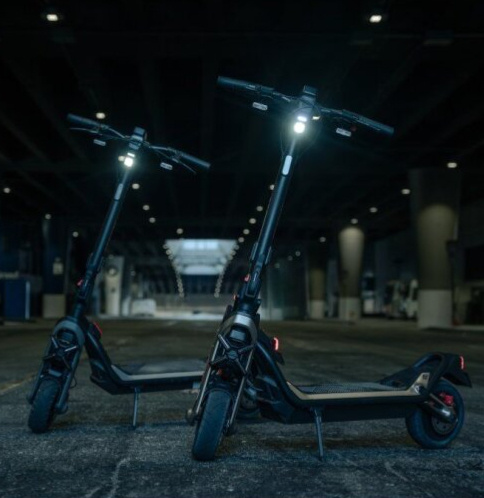 Elektrická koloběžka Segway ZT3 Pro E