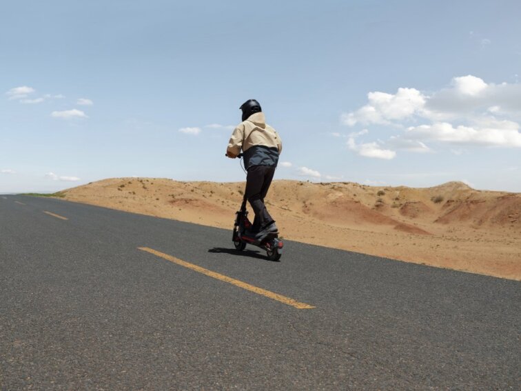 Elektrická koloběžka Segway ZT3 Pro E